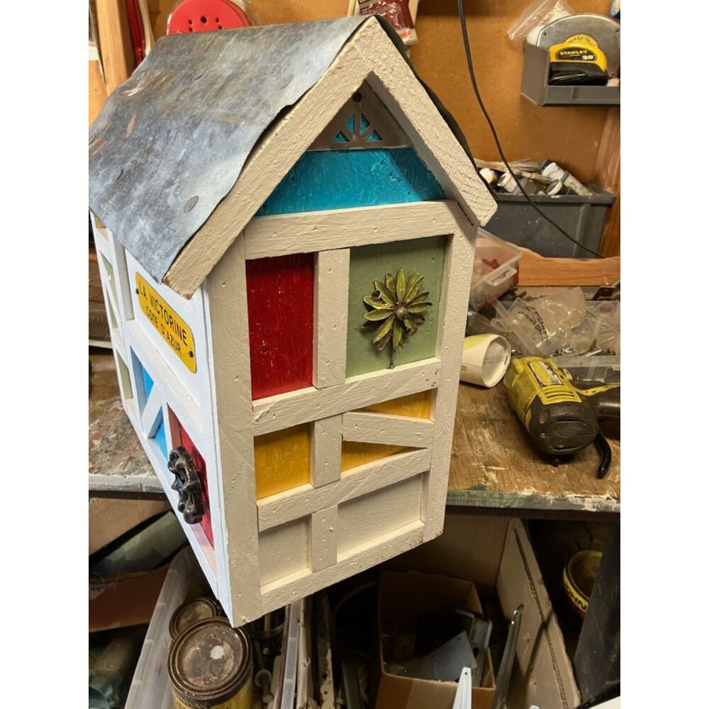 handmade artisan cottage birdhouse reclaimed wood vintage accents barn quilt